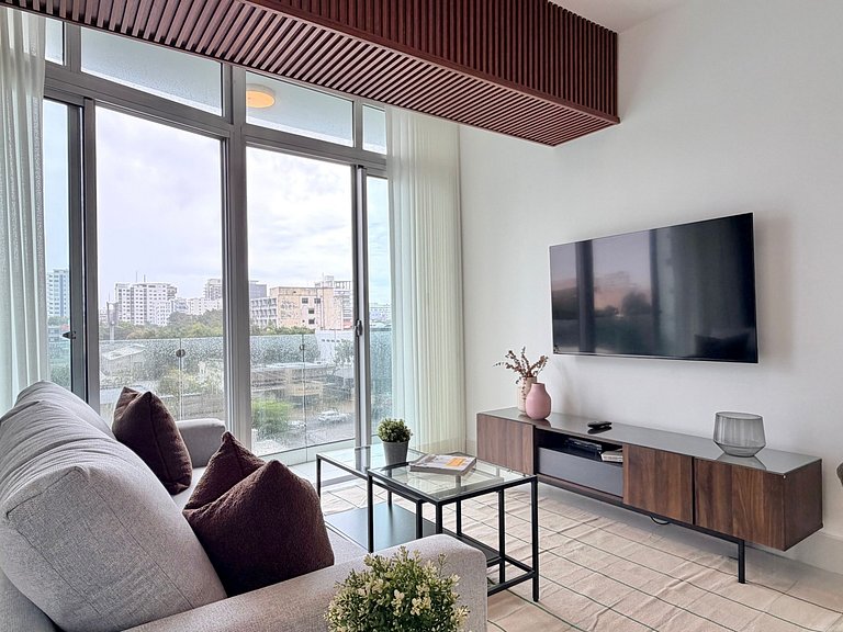 Piantini 1BR Near Blue Mall, Private Patio, Pool & Views