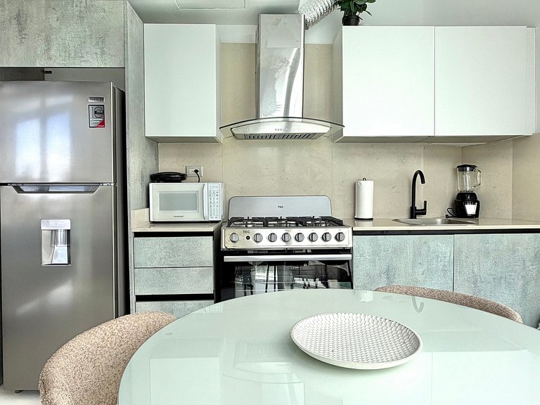 Piantini 1BR Near Blue Mall, Private Patio, Pool & Views