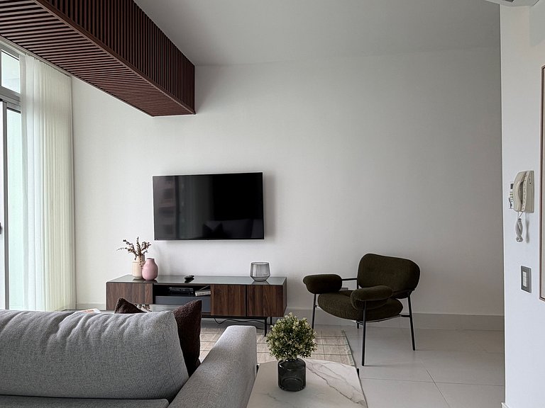 Perfect City Views, Amazing Location By YellowKey