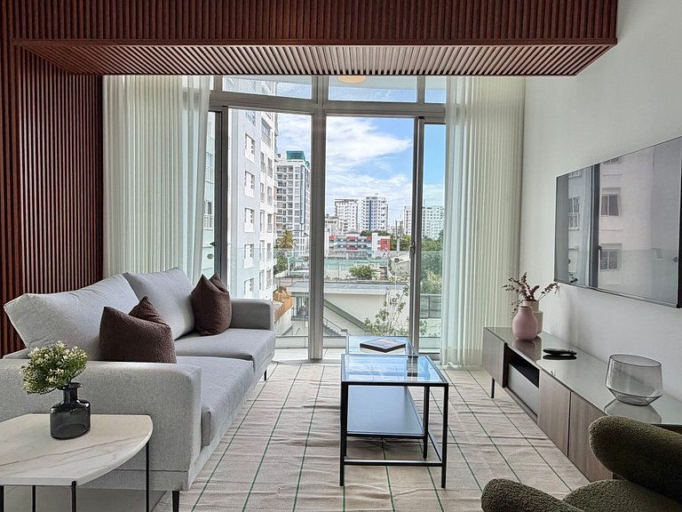 Piantini 1BR Near Blue Mall, Private Patio, Pool & Views