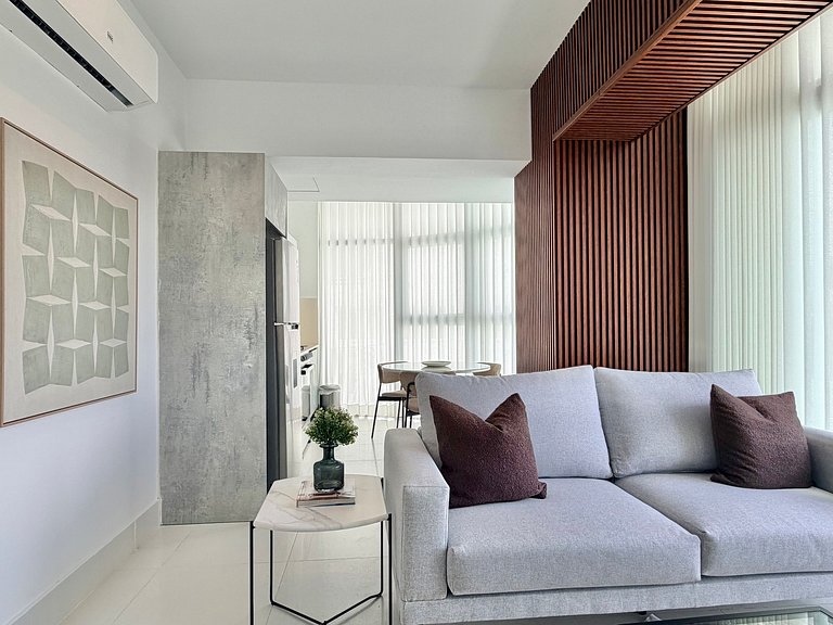 Piantini 1BR Near Blue Mall, Private Patio, Pool & Views
