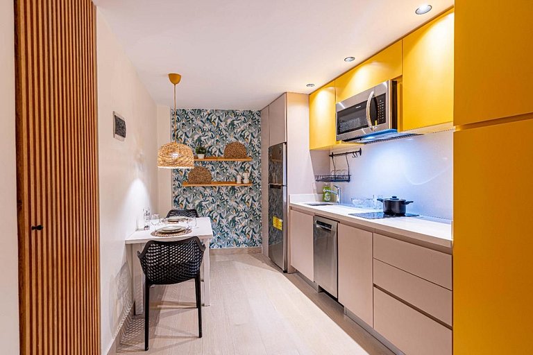 Historic Flat w/ Rooftop · Steps from Cathedral