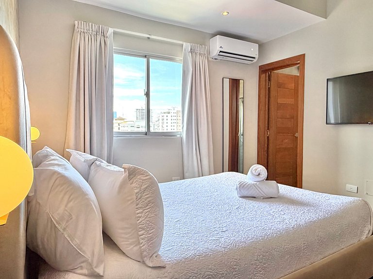 City Center Piantini W/ Pool, WiFi By YellowKey