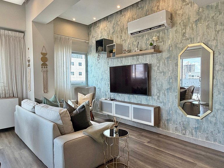 City Center Piantini W/ Pool, WiFi By YellowKey