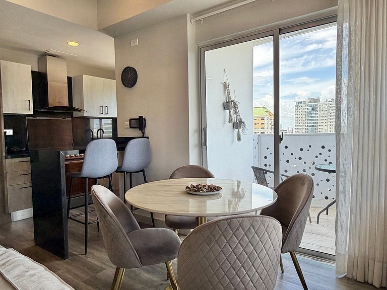 City Center Piantini W/ Pool, WiFi By YellowKey