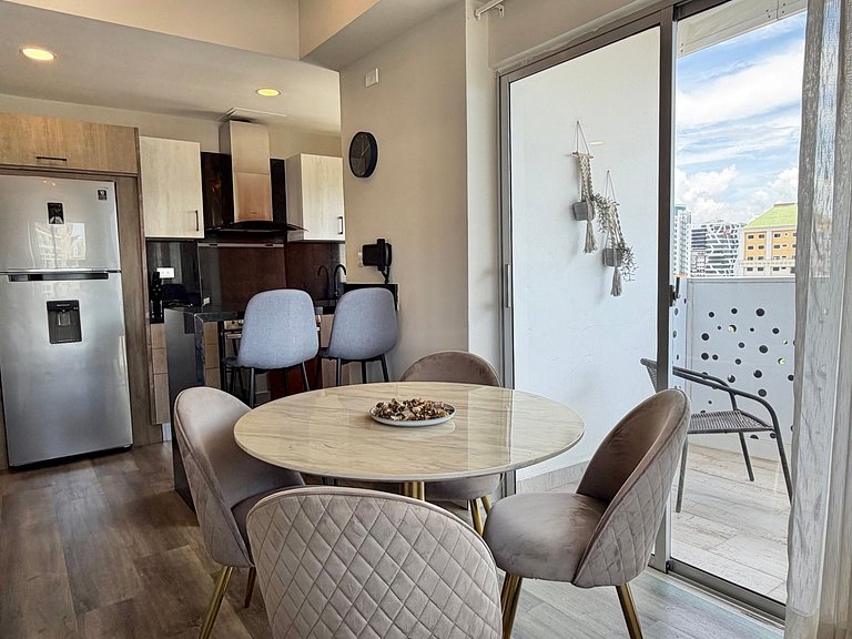 City Center Piantini W/ Pool, WiFi By YellowKey