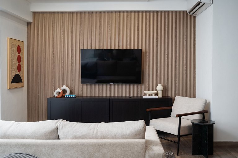Regatta living apartment near Blue Mall with pool, spa and f