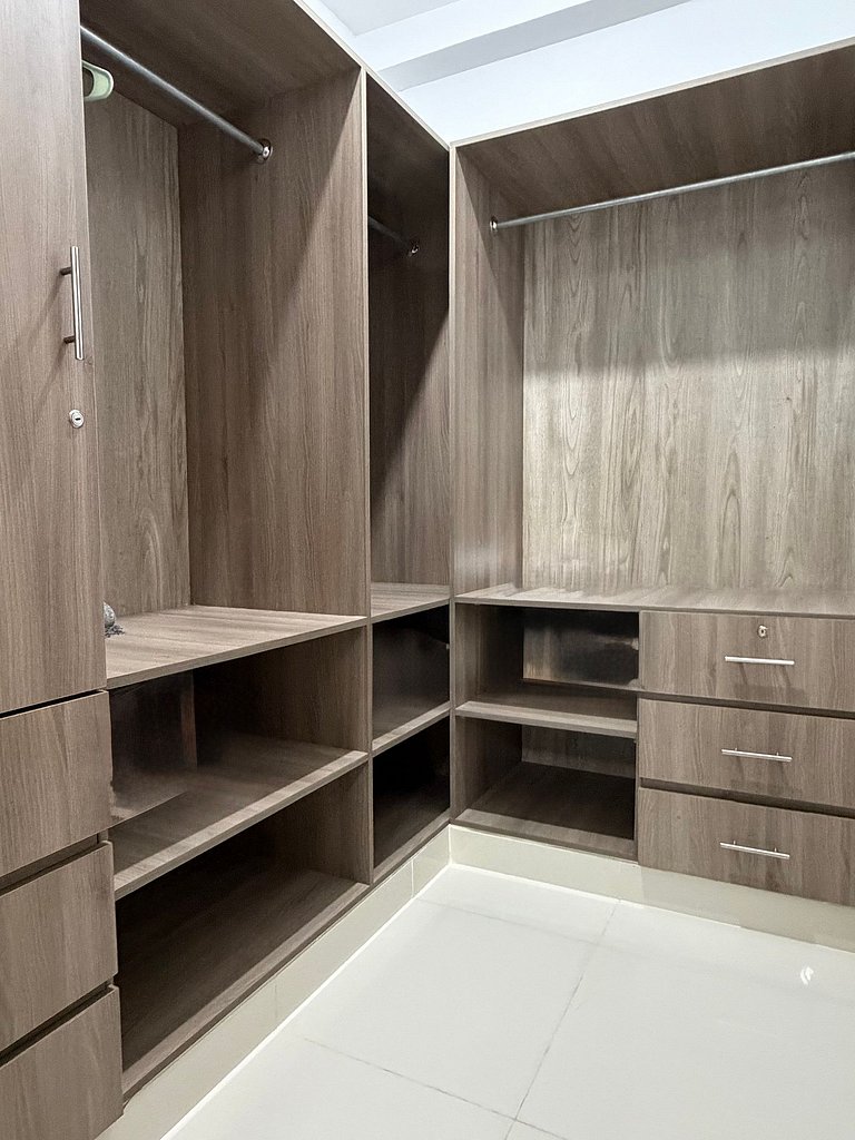 Stunning one-bedroom with pool, and gym - YK