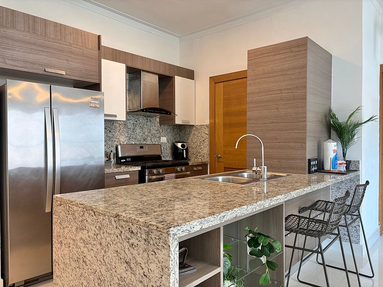 Stunning one-bedroom with pool, and gym - YK