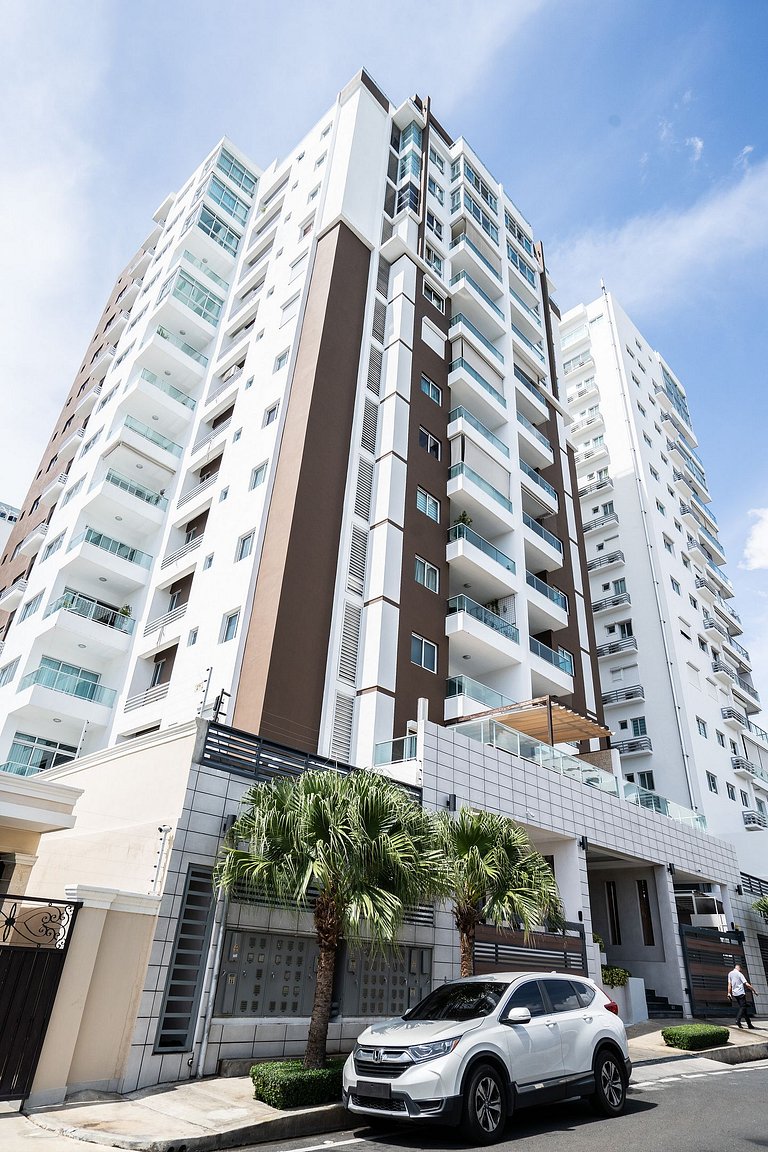 Stunning one-bedroom with pool, and gym - YK