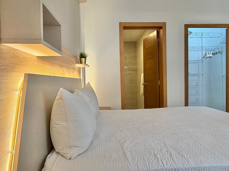 Downtown|cozy|pool and 50 Mbps WiFi | 5* Yellowkey