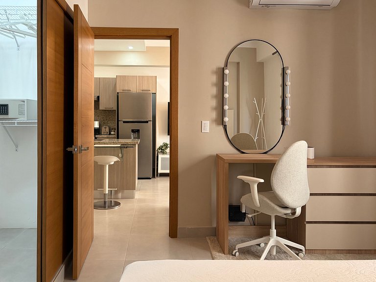 Downtown|cozy|pool and 50 Mbps WiFi | 5* Yellowkey