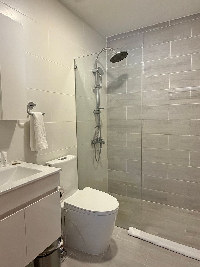 Downtown|cozy|pool and 50 Mbps WiFi | 5* Yellowkey