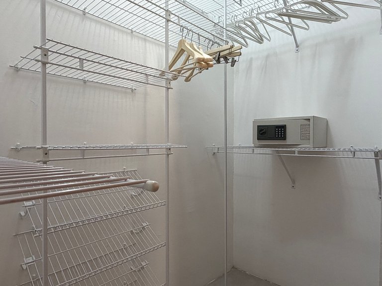 Downtown|cozy|pool and 50 Mbps WiFi | 5* Yellowkey