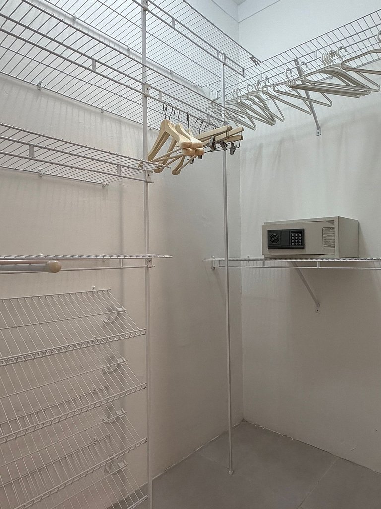 Downtown|cozy|pool and 50 Mbps WiFi | 5* Yellowkey