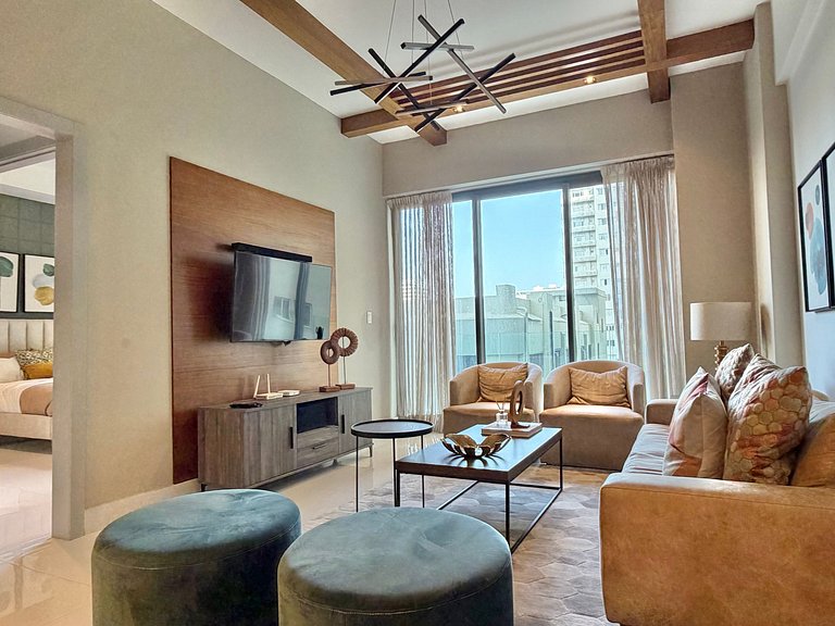 Newest&MostLuxurious-w/Pool-WiFi-Gym-A/C-YellowKey