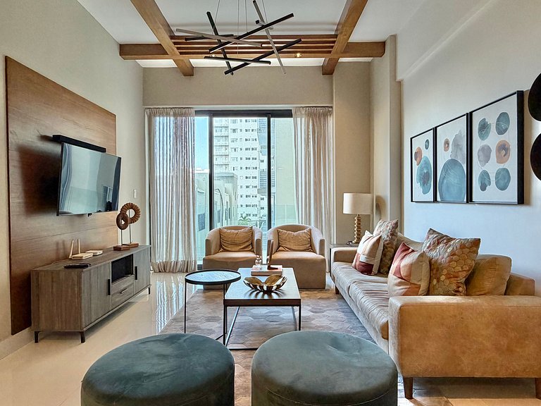 Newest&MostLuxurious-w/Pool-WiFi-Gym-A/C-YellowKey