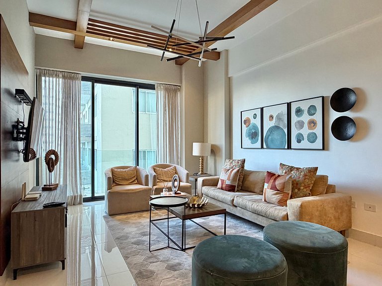 Newest&MostLuxurious-w/Pool-WiFi-Gym-A/C-YellowKey