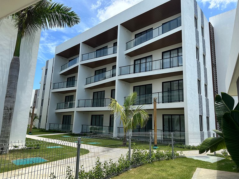 Cozy 1BR in The Towers • Pool & Beach