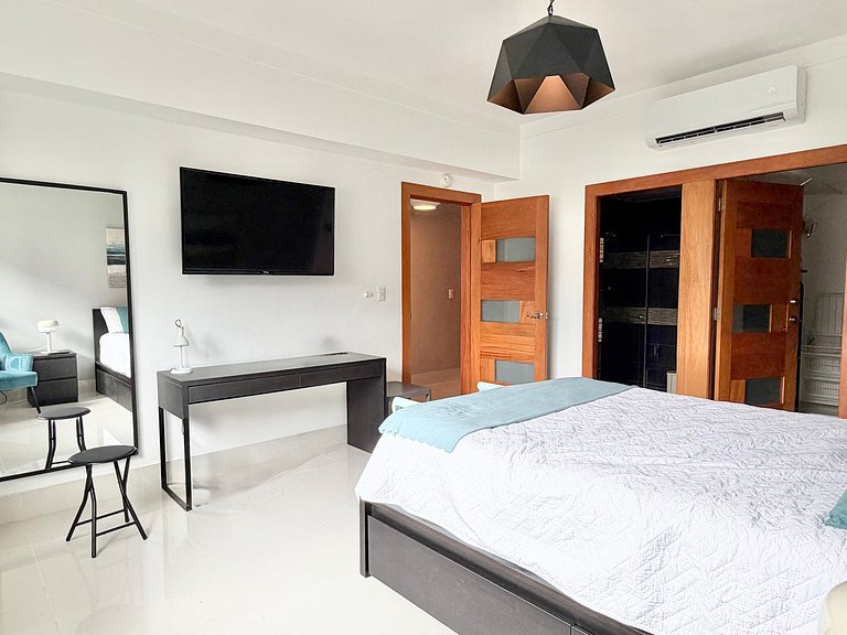 RooftopPool-WiFi-1BR-YellowKey