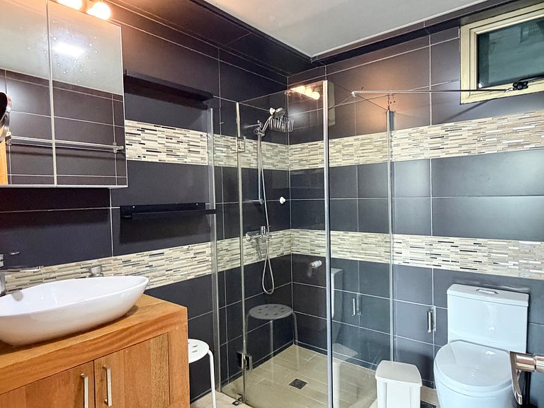 RooftopPool-WiFi-1BR-YellowKey