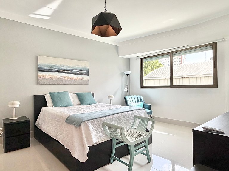 RooftopPool-WiFi-1BR-YellowKey