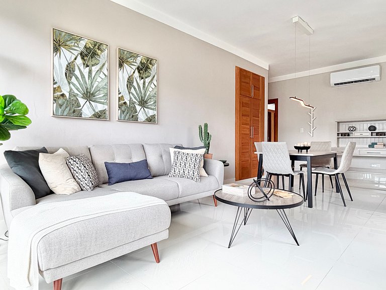RooftopPool-WiFi-1BR-YellowKey