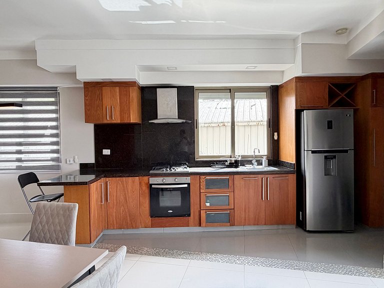 RooftopPool-WiFi-1BR-YellowKey