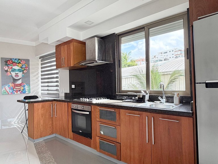 RooftopPool-WiFi-1BR-YellowKey