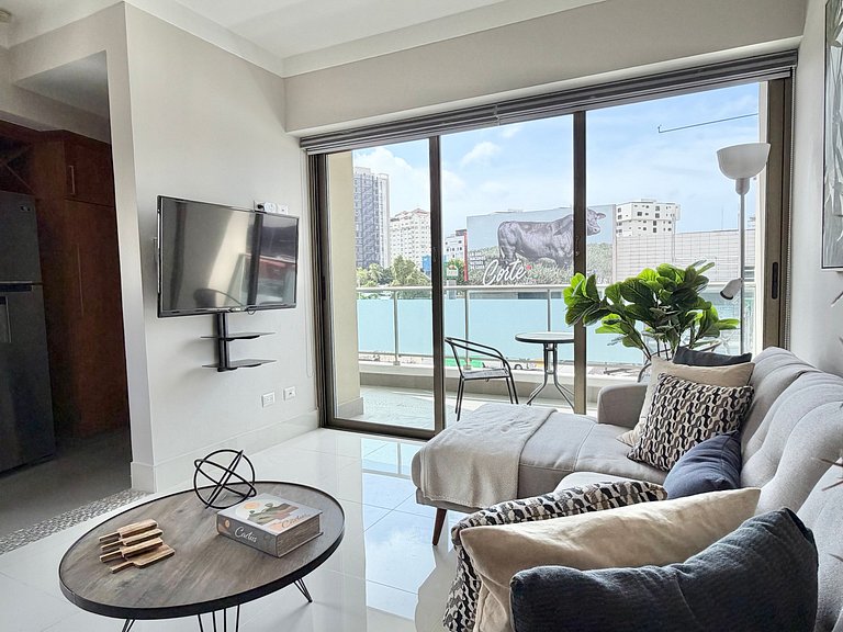 RooftopPool-WiFi-1BR-YellowKey