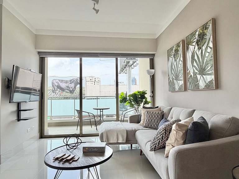 RooftopPool-WiFi-1BR-YellowKey