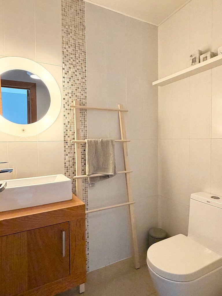 RooftopPool-WiFi-1BR-YellowKey