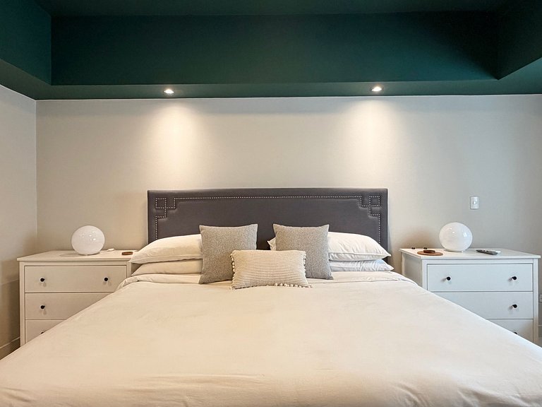 CityCenter-Comfy-3br-W/Pool-Gym-A/C-WiFi-YellowKey