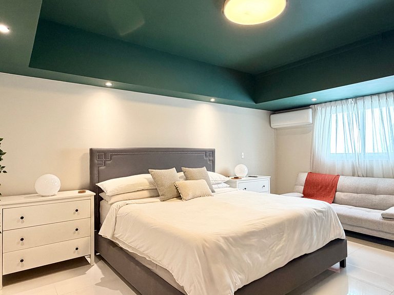 CityCenter-Comfy-1br-W/Pool-Gym-A/C-WiFi-YellowKey