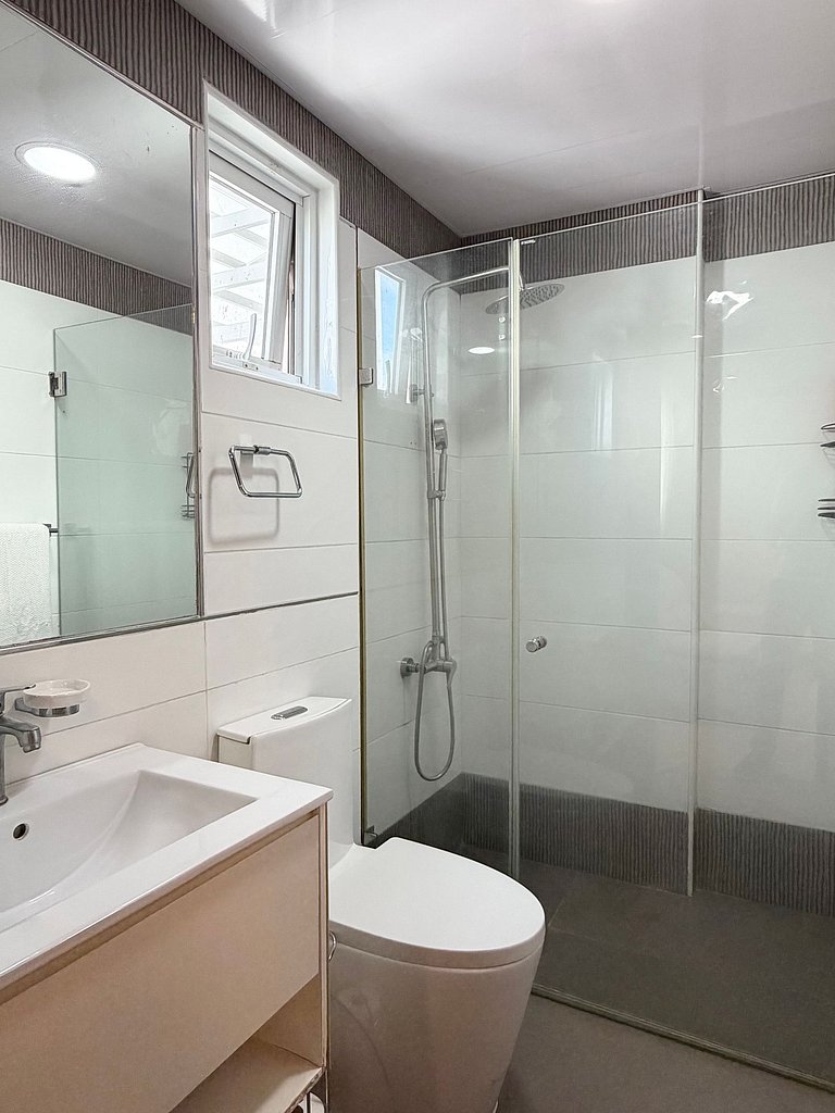 CityCenter-Comfy-1br-W/Pool-Gym-A/C-WiFi-YellowKey