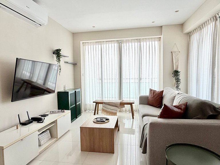 CityCenter-Comfy-1br-W/Pool-Gym-A/C-WiFi-YellowKey