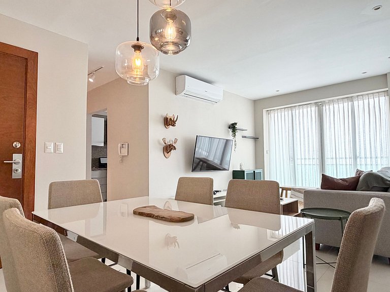 CityCenter-Comfy-3br-W/Pool-Gym-A/C-WiFi-YellowKey