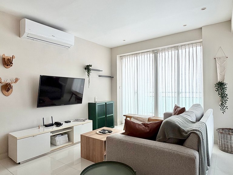CityCenter-Comfy-3br-W/Pool-Gym-A/C-WiFi-YellowKey