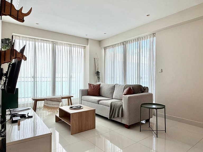 CityCenter-Comfy-3br-W/Pool-Gym-A/C-WiFi-YellowKey