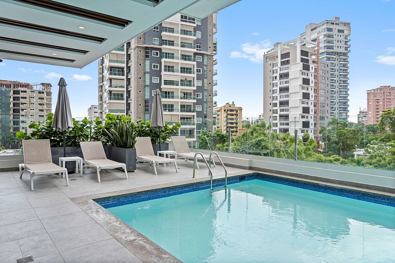 Stunning*1BR* Stunning views,pool and gym in YK.